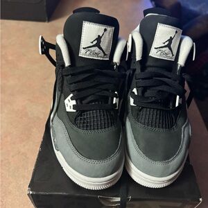 listing-status-banner